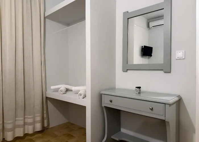 Konstantinos * Τολό